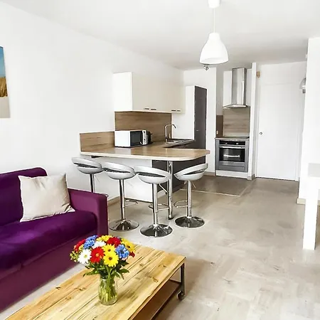 T2 Moderne, Cosy, Terrasse Vue & Climatisation
