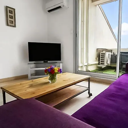 Apartment T2 Moderne, Cosy, Terrasse Vue & Climatisation