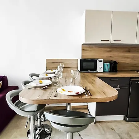 T2 Moderne, Cosy, Terrasse Vue & Climatisation
