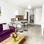 T2 Moderne, Cosy, Terrasse Vue & Climatisation